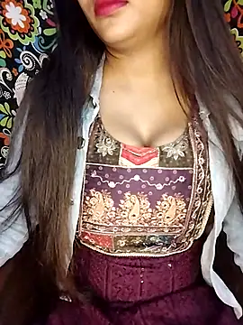 Snapshot of Sreya213 chatting on 02-13-26, 04:47 Sreya213 online show from 02-13-26, 04:47