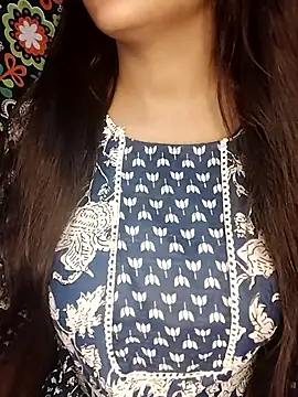 Snapshot of Sreya213 chatting on 03-18-26, 06:44 Sreya213 online show from 03-18-26, 06:44