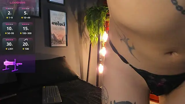 Snapshot of RivenFerretty chatting on 01-25-25, 10:50 RivenFerretty online show from 01-25-25, 10:50