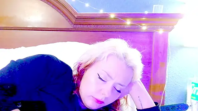 SkarlettRose96 online show from 04-23-26, 12:45