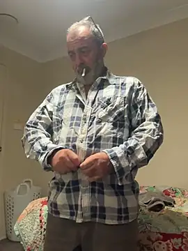 Snapshot of ausbod chatting on 12-17-24, 07:15 ausbod online show from 12-17-24, 07:15