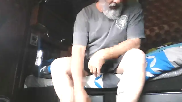 Snapshot of ausbod chatting on 10-05-25, 03:27 ausbod online show from 10-05-25, 03:27