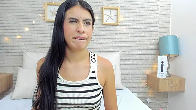 Snapshot of IssabellaLopez chatting on 02-01-25, 02:26 IssabellaLopez online show from 02-01-25, 02:26