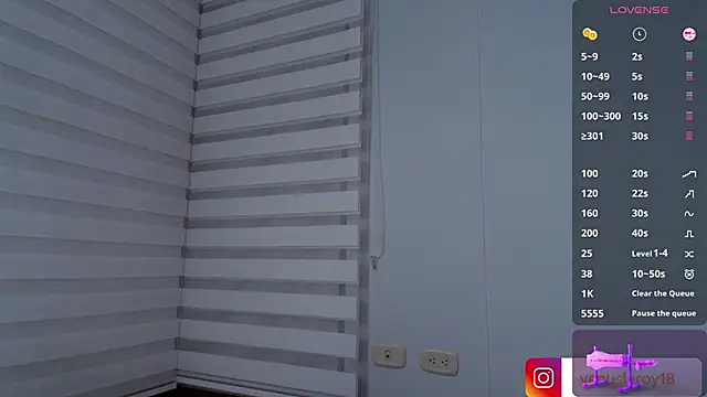 venusleroy  online show from 02-10-25, 12:41