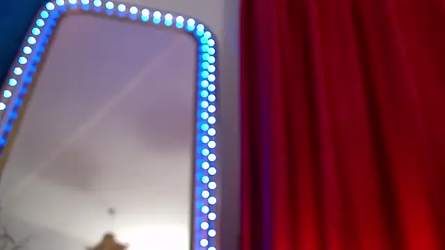 Foxxxy MILF online show from 03-20-26, 05:01