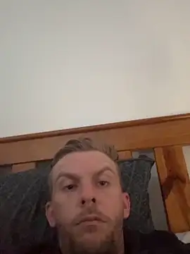 Snapshot of aus_guy93 chatting on 10-29-25, 03:20 aus guy93 online show from 10-29-25, 03:20