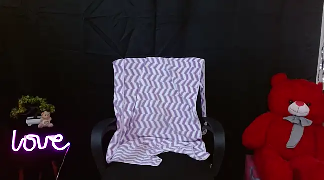 Snapshot of Naughty_Ayesha1 chatting on 12-27-24, 02:47 Naughty Ayesha1 online show from 12-27-24, 02:47