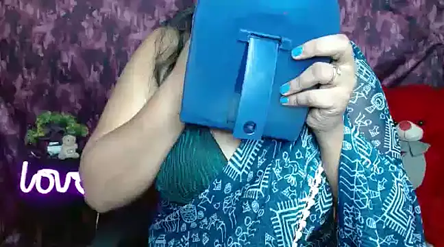 Snapshot of Naughty_Ayesha1 chatting on 12-29-24, 05:31 Naughty Ayesha1 online show from 12-29-24, 05:31