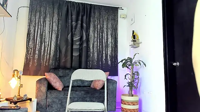 Alaia Love77 online show from 11-18-25, 10:14