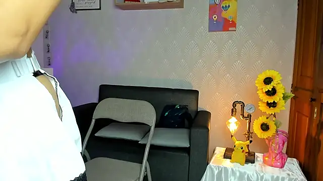 Alaia Love77 online show from 04-19-26, 05:23