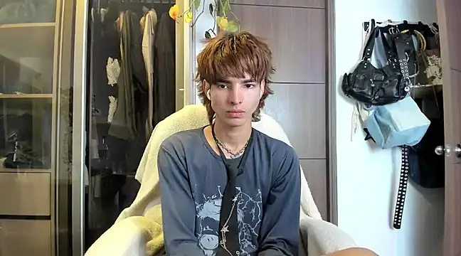 Snapshot of santy-kitty chatting on 01-25-25, 01:10 santy-kitty online show from 01-25-25, 01:10