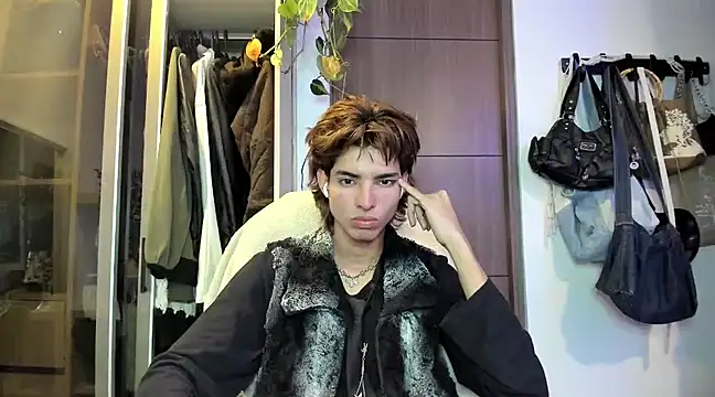 Snapshot of santy-kitty chatting on 01-26-25, 01:09 santy-kitty online show from 01-26-25, 01:09