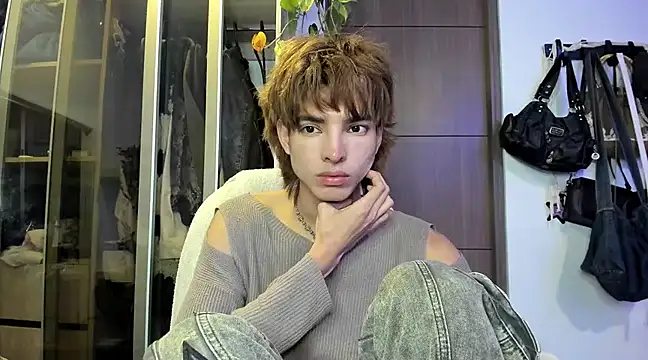 Snapshot of santy-kitty chatting on 01-28-25, 03:04 santy-kitty online show from 01-28-25, 03:04