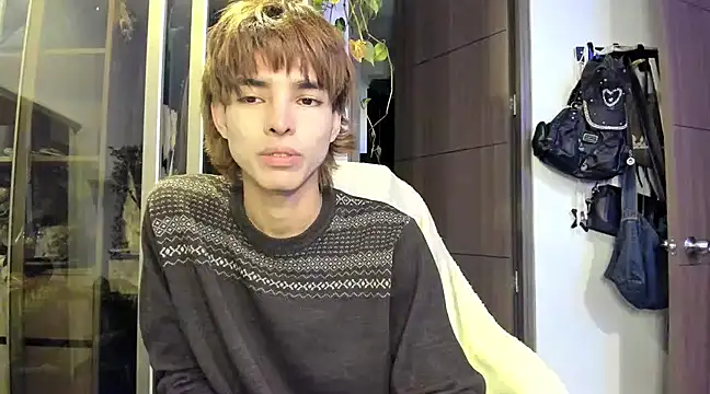 Snapshot of santy-kitty chatting on 01-29-25, 01:27 santy-kitty online show from 01-29-25, 01:27