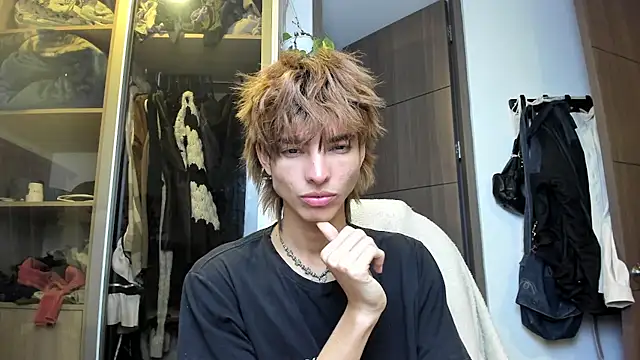 Snapshot of santy-kitty chatting on 02-14-25, 05:30 santy-kitty online show from 02-14-25, 05:30