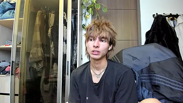 Snapshot of santy-kitty chatting on 02-16-25, 07:26 santy-kitty online show from 02-16-25, 07:26