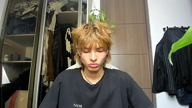 Snapshot of santy-kitty chatting on 02-22-25, 03:23 santy-kitty online show from 02-22-25, 03:23