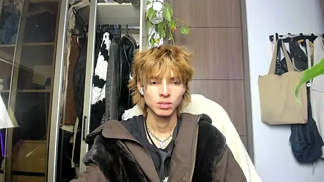 Snapshot of santy-kitty chatting on 02-22-25, 06:28 santy-kitty online show from 02-22-25, 06:28