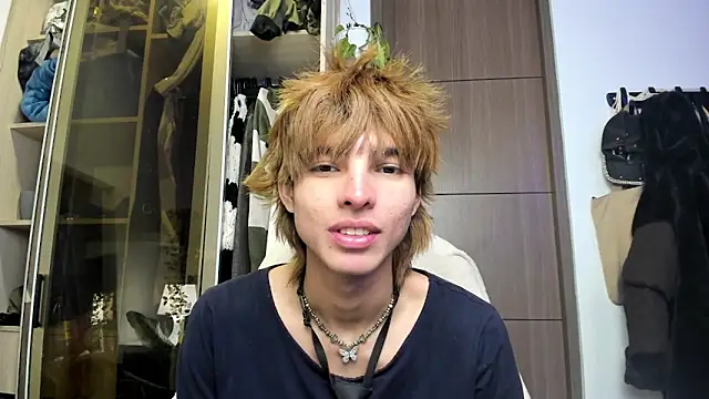 Snapshot of santy-kitty chatting on 02-27-25, 03:47 santy-kitty online show from 02-27-25, 03:47