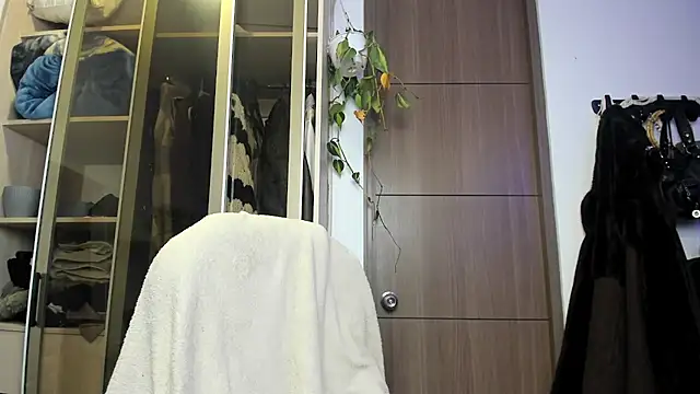 Snapshot of santy-kitty chatting on 03-04-25, 05:53 santy-kitty online show from 03-04-25, 05:53