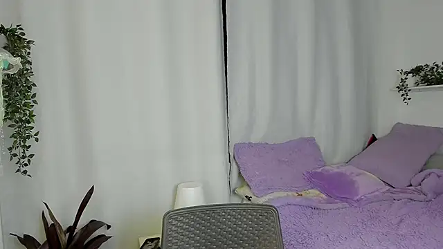 Snapshot of santy-kitty chatting on 09-28-25, 01:11 santy-kitty online show from 09-28-25, 01:11