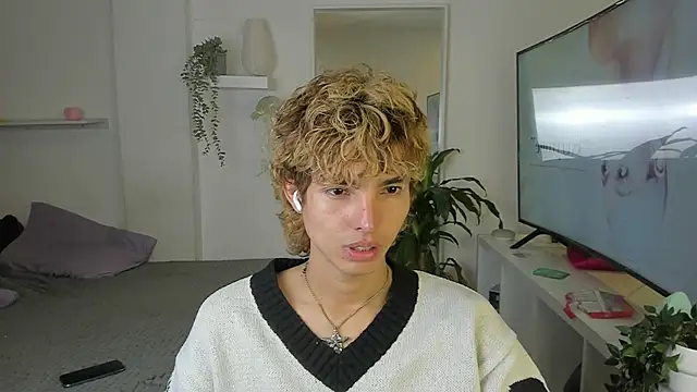Snapshot of santy-kitty chatting on 10-20-25, 04:24 santy-kitty online show from 10-20-25, 04:24