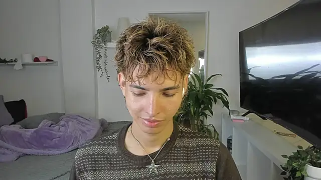 Snapshot of santy-kitty chatting on 10-30-25, 01:29 santy-kitty online show from 10-30-25, 01:29