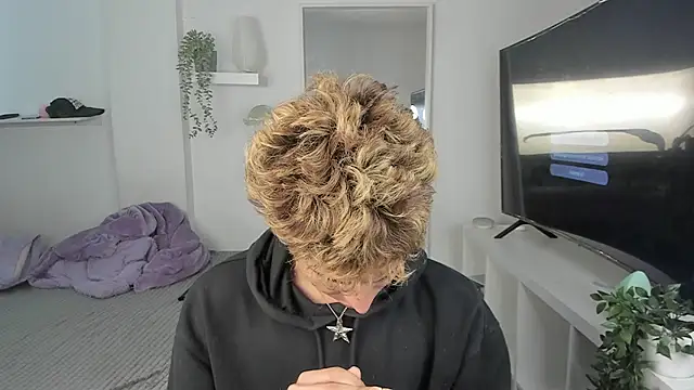 Snapshot of santy-kitty chatting on 11-06-25, 07:48 santy-kitty online show from 11-06-25, 07:48