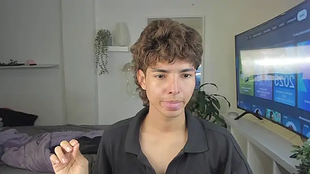 Snapshot of santy-kitty chatting on 11-20-25, 12:55 santy-kitty online show from 11-20-25, 12:55