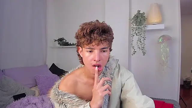 Snapshot of santy-kitty chatting on 01-17-26, 01:10 santy-kitty online show from 01-17-26, 01:10