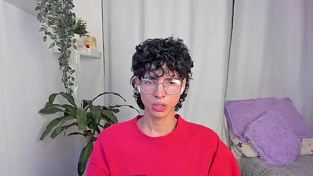 Snapshot of santy-kitty chatting on 02-20-26, 12:07 santy-kitty online show from 02-20-26, 12:07