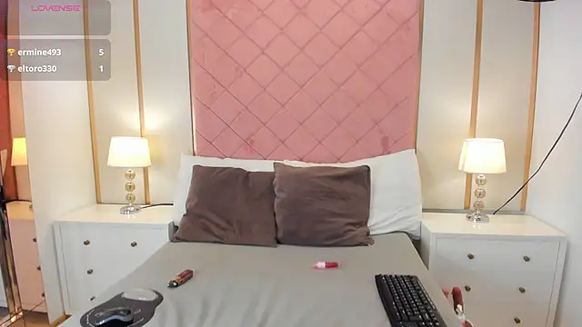 Issabella Roa online show from 04-18-26, 04:05