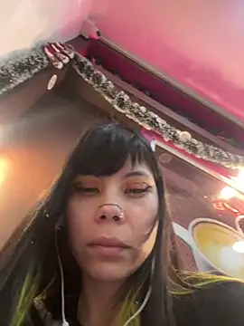 Snapshot of EemaHaruki chatting on 12-27-24, 11:42 EemaHaruki online show from 12-27-24, 11:42