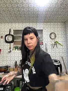 Snapshot of EemaHaruki chatting on 02-04-25, 05:01 EemaHaruki online show from 02-04-25, 05:01
