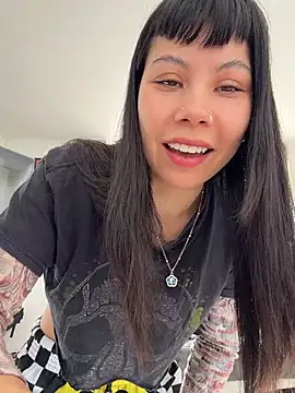 Snapshot of EemaHaruki chatting on 07-17-26, 06:57 EemaHaruki online show from 07-17-26, 06:57