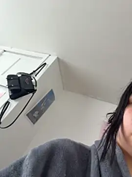 Snapshot of EemaHaruki chatting on 08-04-26, 06:21 EemaHaruki online show from 08-04-26, 06:21