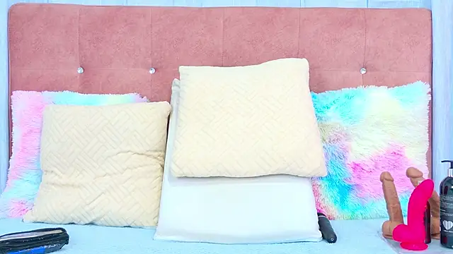 AlliciaKim online show from 12-15-25, 07:29