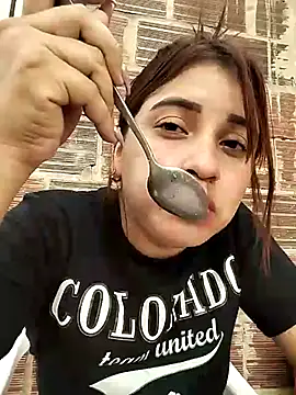 perlita05 online show from 03-12-25, 05:49