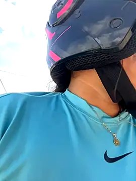 perlita05 online show from 09-24-25, 07:39