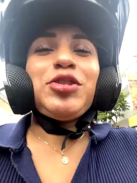 perlita05 online show from 10-31-25, 05:36