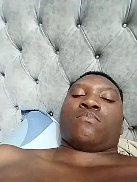 Snapshot of Elchicomiel chatting on 01-09-25, 06:48 Elchicomiel online show from 01-09-25, 06:48