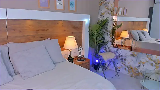 EmaBakker online show from 11-22-25, 12:37