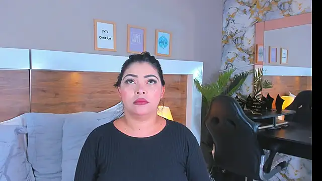 EmaBakker online show from 04-07-26, 11:43