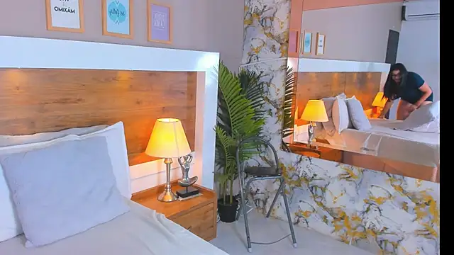 EmaBakker online show from 04-15-26, 04:52