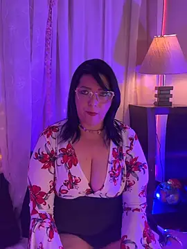 Snapshot of Venus_R0se chatting on 05-16-26, 05:15 Venus R0se online show from 05-16-26, 05:15