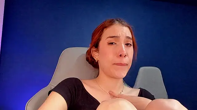 Snapshot of berryxbaby chatting on 06-12-26, 01:04 berryxbaby online show from 06-12-26, 01:04