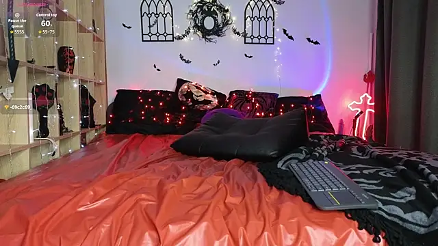 Snapshot of Devil_s_bride chatting on 11-12-25, 07:03 Devil s bride online show from 11-12-25, 07:03