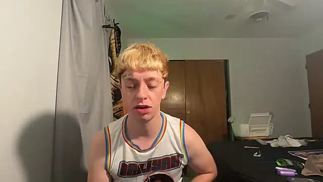 twentywithafelonyy online show from 12-24-24, 08:00