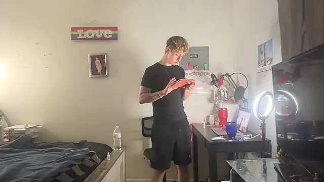 twentywithafelonyy online show from 03-07-25, 07:52