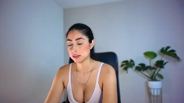 auroracaruso11 online show from 02-09-26, 02:43